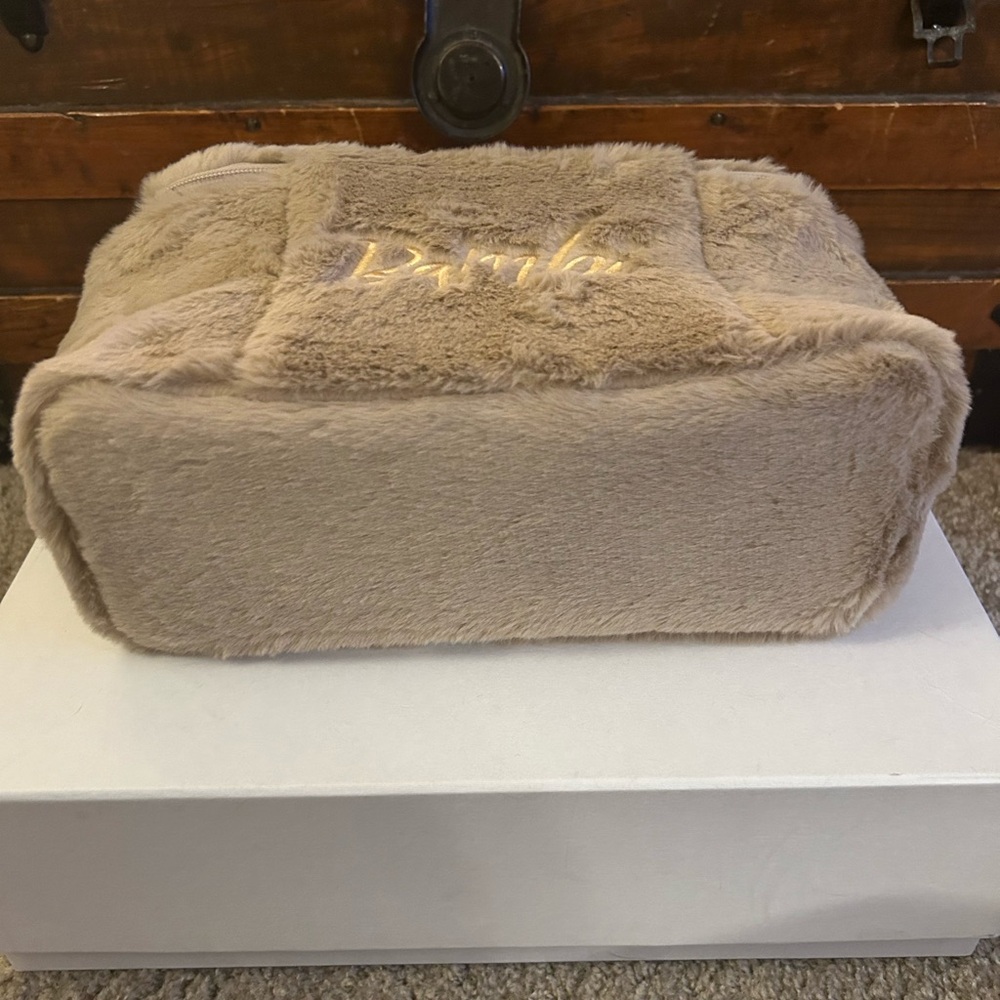 Disney Parks 2025 Bambi Faux Fur Insultated Lunch / Cosmetic Bag NWT - Picture 4 of 5